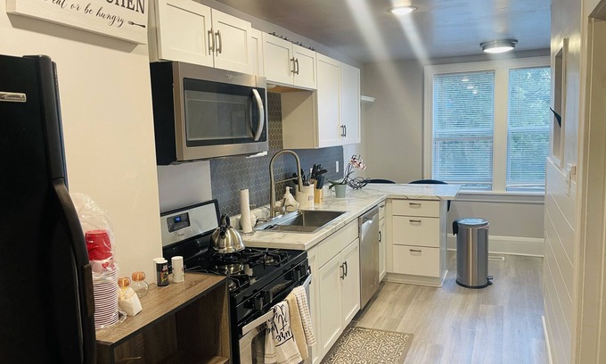 North End House | Modern 3 Bedroom Farmhouse