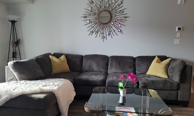 Innisfil Condo | Modern 3-Bedroom House in North-end of Barrie