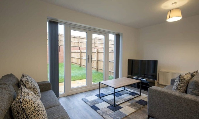 Derby House | Modern 3 Bedroom House in Central Derby