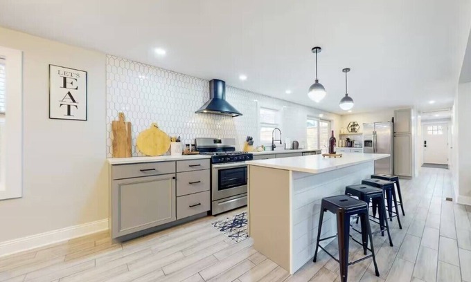 Long Pond House | Modern 3BR Getaway with Hot Tub, Deck & Entertainment in Long Pond