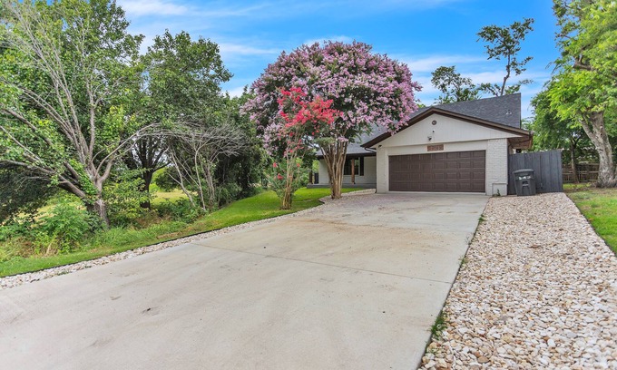 Elmo House | Modern 4 bedrooms house near Spectacular Lake Ray Hubbard Rockwall/Heath TX