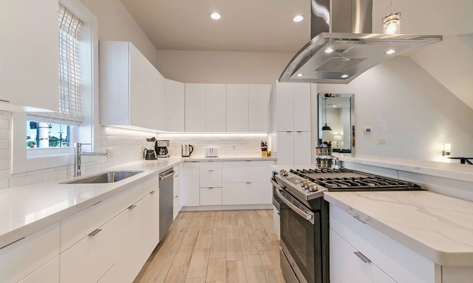Mid-City Condo | Modern 4BR Townhouse Near French Quarter