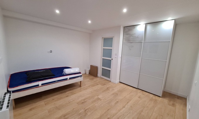 Argenteuil Villa | Modern 7-bedroom villa 30 minutes from Paris St Lazare