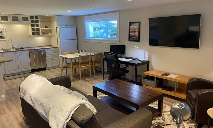 Gordon Head House | Modern and Private 1 Bedroom Suite.