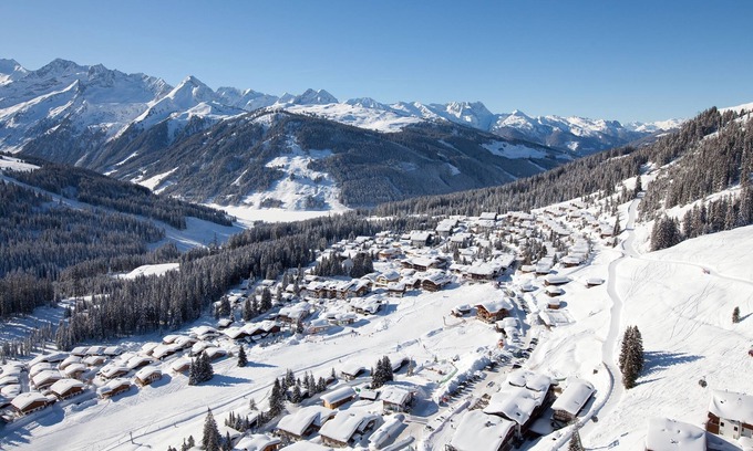 Konigsleiten Apartment | Modern Apartment "Chalet Hirsch" with Shared Sauna & Wi-Fi