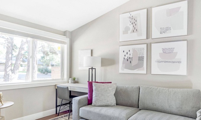 Longmont Apartment | Modern Apartment in Prime Location (ID6199X15)
