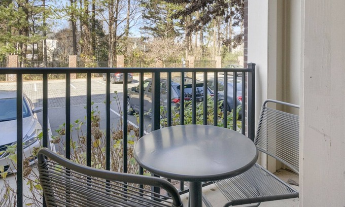 North Raleigh Apartment | Modern Apartment in Prime Location (ID7828)