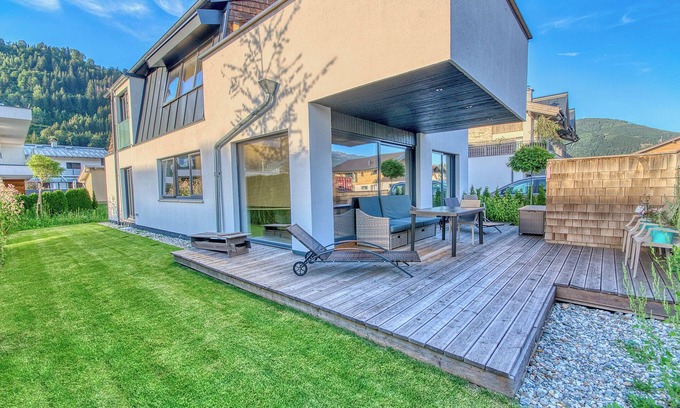 Zell am See Apartment | Modern apartment next to golf course with great view, 900 m to the ski lifts