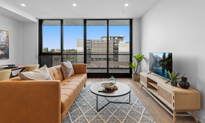 Heidelberg Apartment | Modern Apartment on Burgundy Precinct & Parklands
