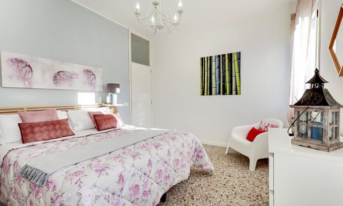 Dorsoduro Apartment | Modern apartment on the second floor with WI-FI and washing machine