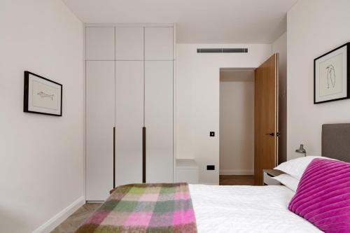 London City Centre Apartment | Modern Apartment & Rooms at Charing Cross