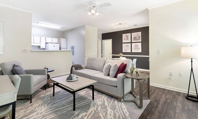 Winston - Salem Apartment | Modern Apartment in Prime Location (ID9934X56)