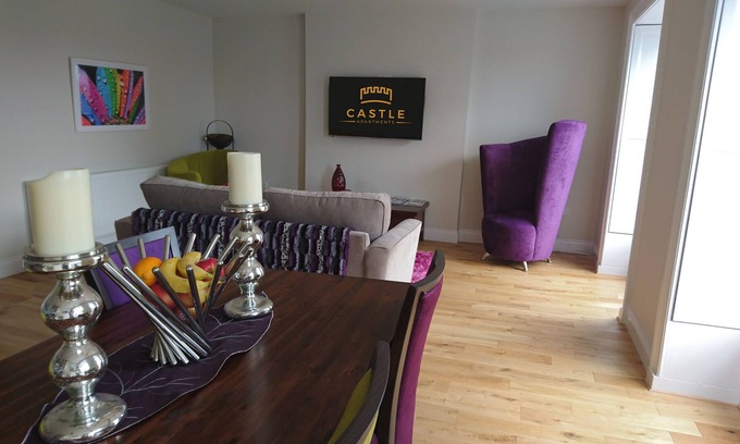 Castletown Apartment | Modern Apartment with views to the Bay & Castle. Free WiFi+Netflix.