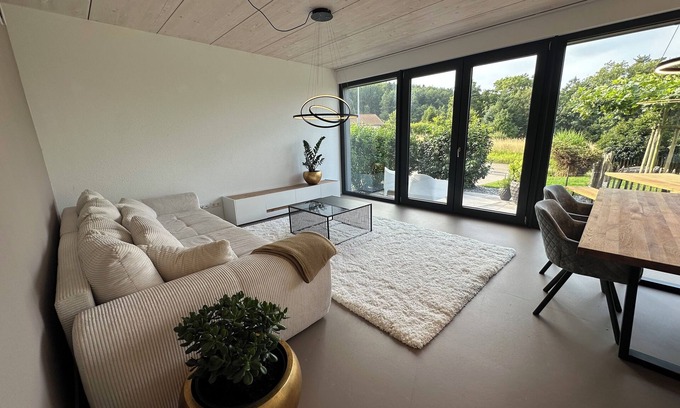 Dafern Apartment | Modern apartment with a view