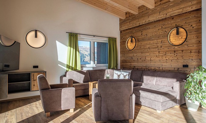 Hochkrimml Apartment | Modern apartment with mountain view, sauna, and proximity to the lift in the Zil