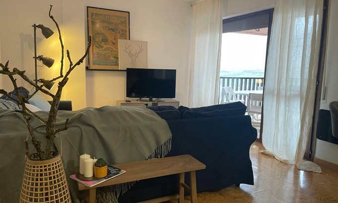 Jaca Apartment | Modern Apartment with Pool, Gym, and Terrace near Jaca Center