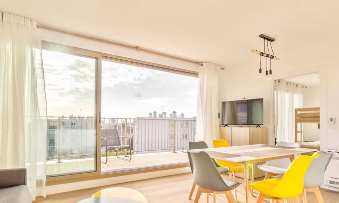 Champigny-sur-Marne Apartment | Modern Apt with Balcony-6P-Close to Disney/Paris