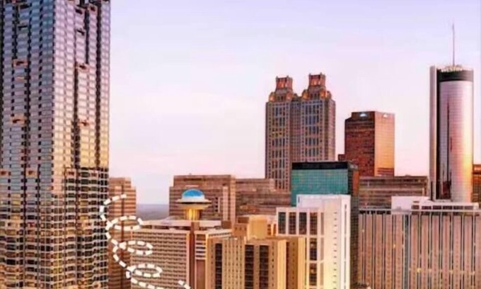 Downtown Atlanta Condo | Modern Atlanta Condo w/Private Balcony!