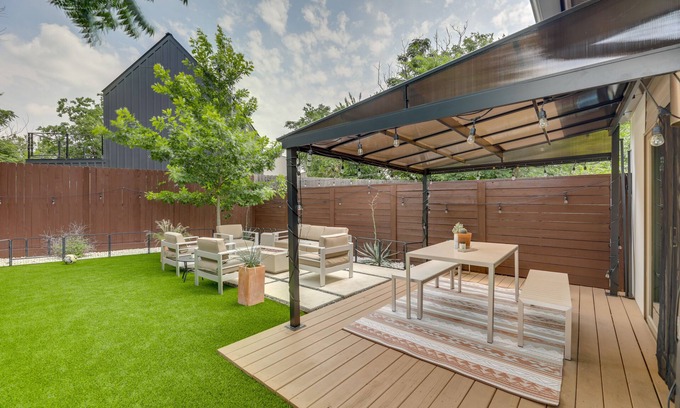 Rosewood House | Modern Austin Townhome w/Covered Patio, Balcony!