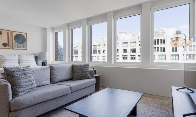 Prudential - St. Botolph Apartment | Modern Back Bay Studio w/Gym, W/D near Newbury St by Blueground