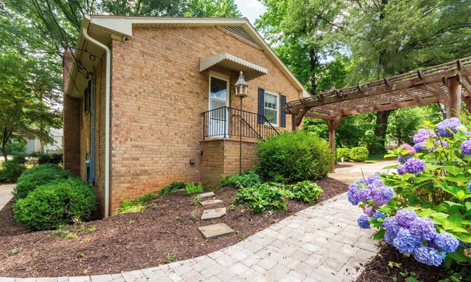 Greensboro Apartment | ‼️Modern Basement Suite‼️ | 2BR Sofa Bed, Parking