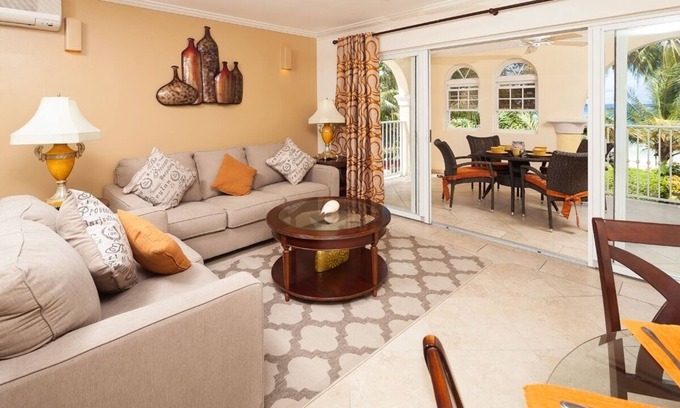 Dover Apartment | Modern Beachfront Condo with Pool - Sapphire 118