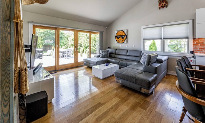Somers Point House | Modern Beach House Retreat in Prime Somers Point Location!