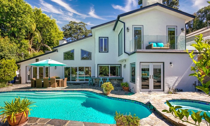 Beverly Hills House | Modern Beverly Hills All-Suite Estate | Pool, Hot Tub | 9 Mins to Rodeo Drive