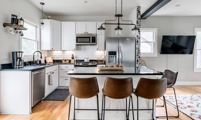 Greenwood House | Modern Boho Family House Near Shops & Restaurants in East Nashville
