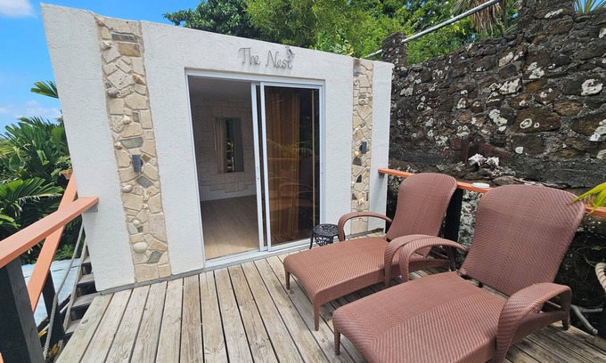True Blue House | Modern breezy honeymoon hideaway