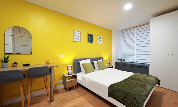 Chaillot Apartment | Modern, Bright and fully Renovated