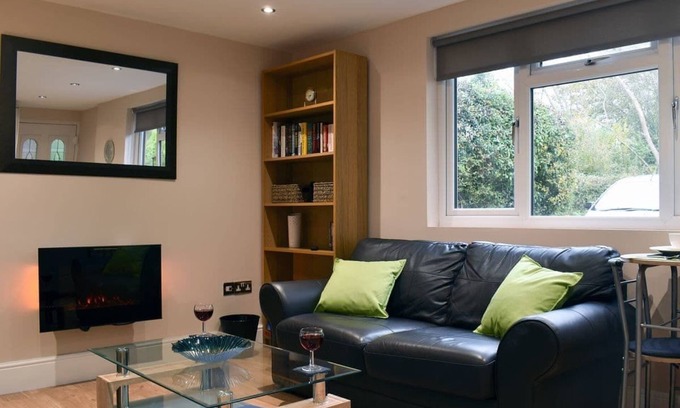 Stottesdon Cabin | Modern Cabin in Heart of Shropshire Countryside
