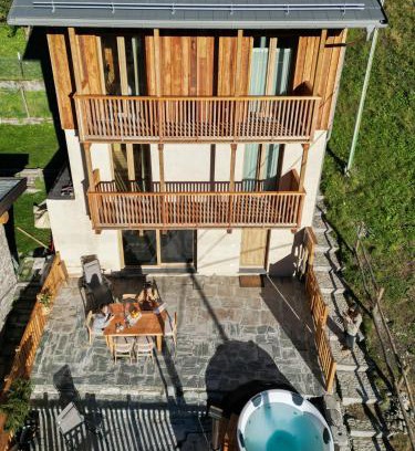 Tartano House | Modern chalet with hot tube