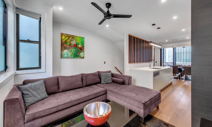 Bulimba Apartment | Modern, chic 3BR townhouse in luxury complex, top location, free wifi
