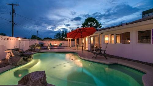 Scottsdale Country Acres House | Modern Chic Old Town Scottsdale Home wPool & Gym