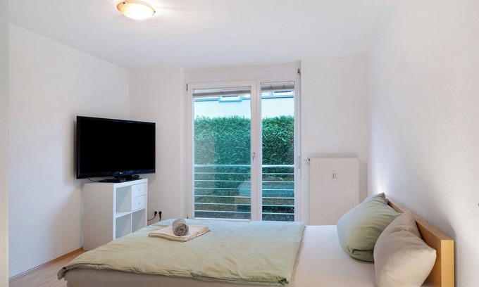 Ravensburg Apartment | Modern 'City Apartment' in Ravensburg with balcony and WiFi