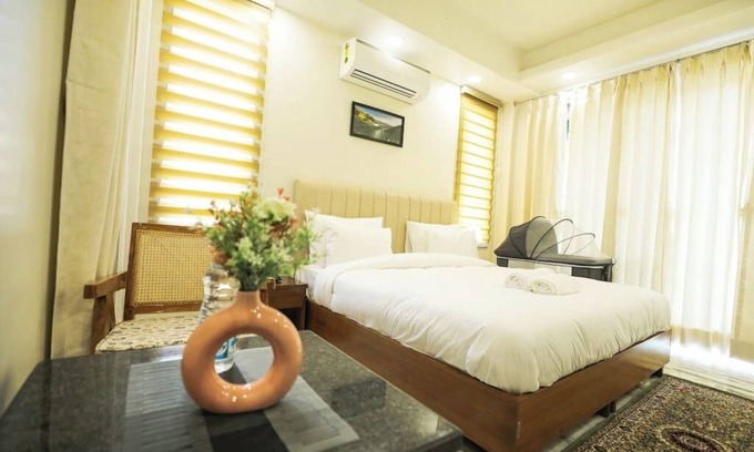 Sushant Lok Apartment | Modern city service apartment