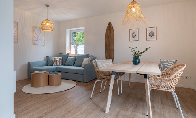 Mildstedt Apartment | Modern coastal hut #1 in beach house style
