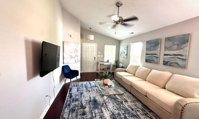 Concord House | Modern comfort, 2BR/2BA Retreat