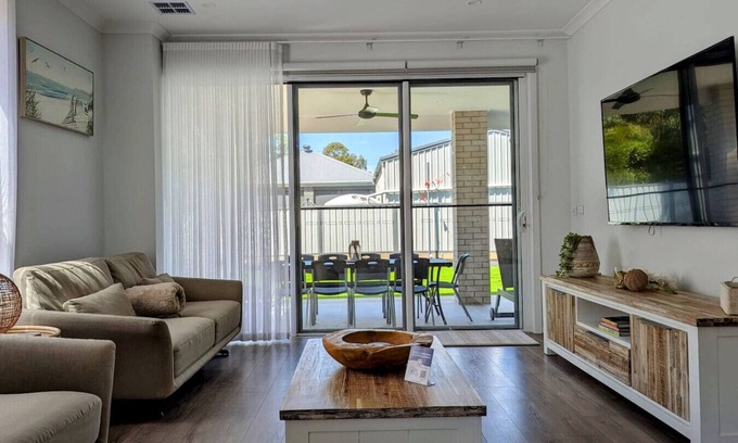 Indented Head House | Modern comfort & luxury close to the beach