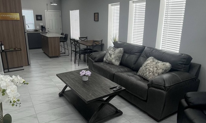 Weslaco Apartment | Modern comfortable retreat in gated community!