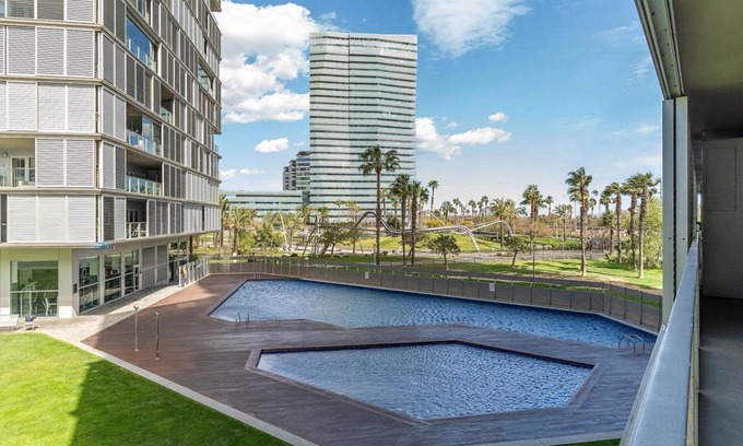 Diagonal Mar i el Front Maritim del Poblenou Apartment | Modern complex Diagonal Mar/Parking & Pool