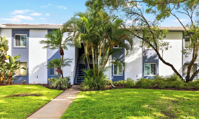 Oldsmar Condo | Modern Condo on the lake! Oldsmar, FL