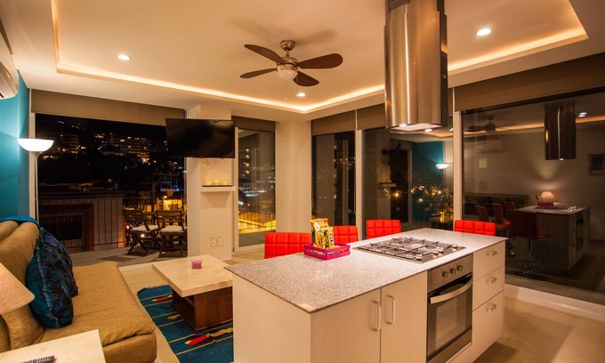 Emiliano Zapata Condo | Modern Condo With Ocean View Rooftop Pool Deck Heart of Romantic Zone Beach Area