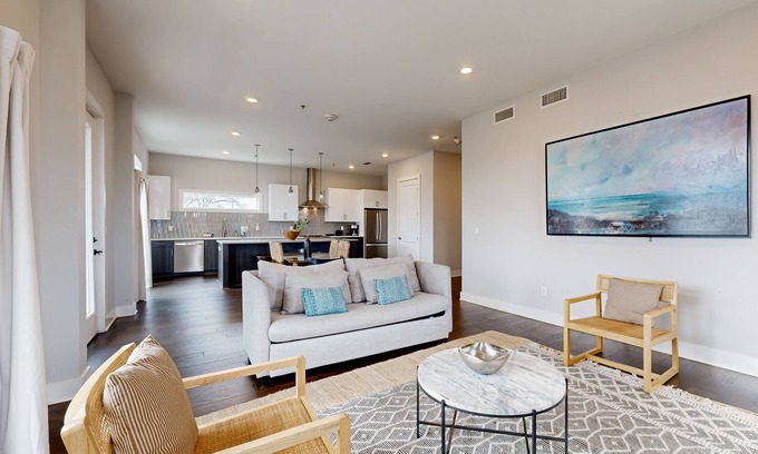 Chestnut Hill Condo | Modern condo with luxurious amenities, city views and close to local attractions