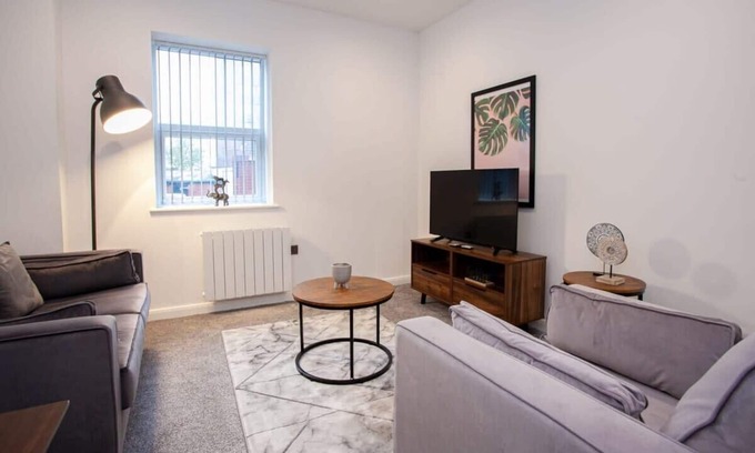 Bolton Apartment | Modern & Cosy 1 Bedroom Apartment in Bolton