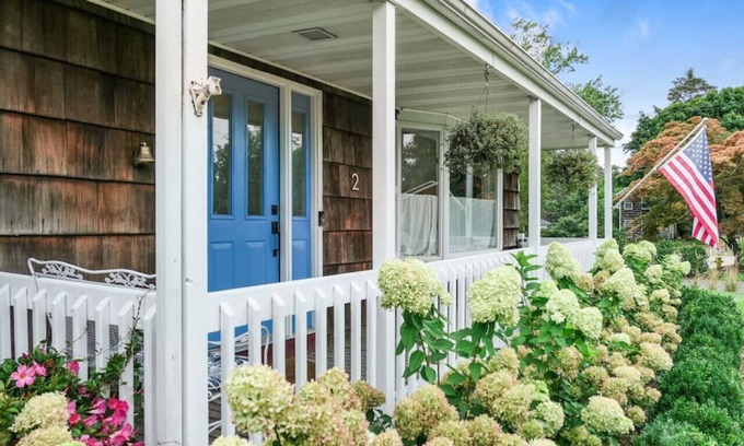 Brookhaven House | Modern Cottage in Bellport with Pool