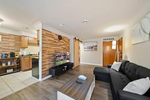 Shelby Township Apartment | Modern Cozy 1Bedroom Apartment Shelby Township Retreat