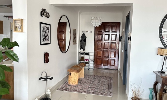 Kileleshwa Apartment | Modern Cozy-chic Condo Private Room/Bathroom w/TV