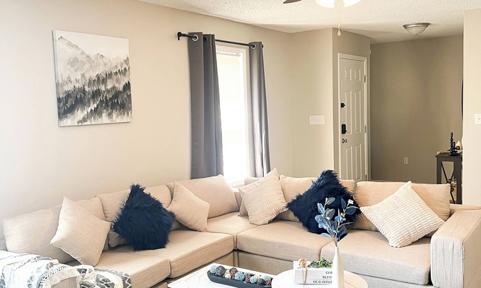 Houston County House | Modern & Cozy Home with Game Room & King Bed! All Bedroom Have Smart TVs